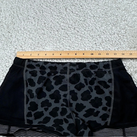 Lululemon Meshed up Short. Cheetah Leopard Print. Lined. Running Workout. 8 - Picture 13 of 14